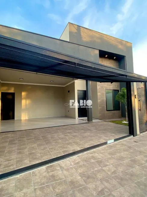 Foto 1 de Casa com 3 quartos à venda, 202m2 em Mirassol - SP