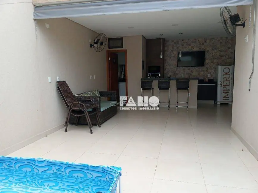 Foto 2 de Casa com 3 quartos à venda, 200m2 em Sao Jose Do Rio Preto - SP