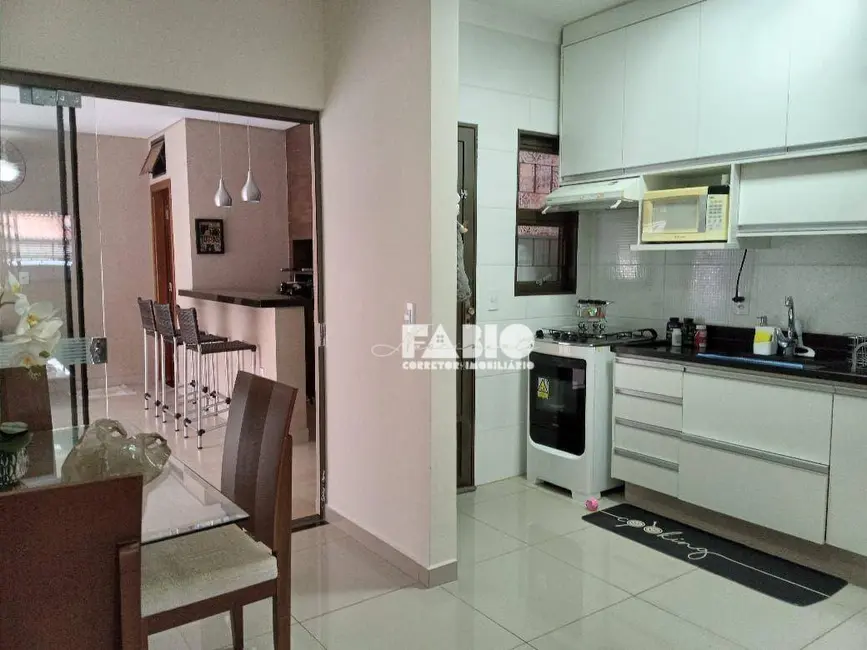 Foto 6 de Casa com 3 quartos à venda, 200m2 em Sao Jose Do Rio Preto - SP