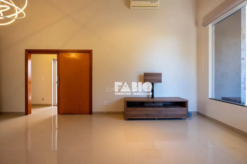 Casa de Condomínio com 3 quartos à venda, 275m2 em Village Damha Rio Preto III, Sao Jose Do Rio Preto - SP - imagem 5 Foto 5 de Casa de Condomínio com 3 quartos à venda, 275m2 em Village Damha Rio Preto III, Sao Jose Do Rio Preto - SP