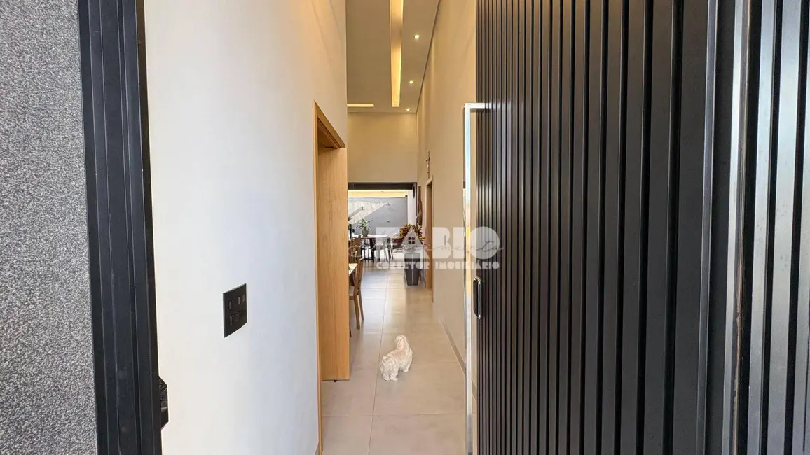 Foto 2 de Casa de Condomínio com 3 quartos à venda, 225m2 em Ipigua - SP
