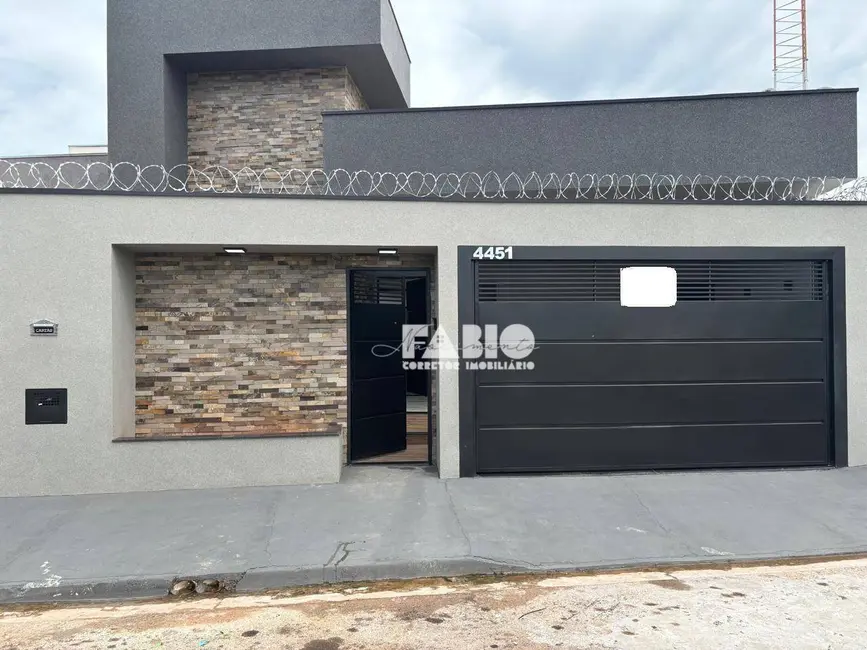 Foto 1 de Casa com 3 quartos à venda, 208m2 em Mirassol - SP