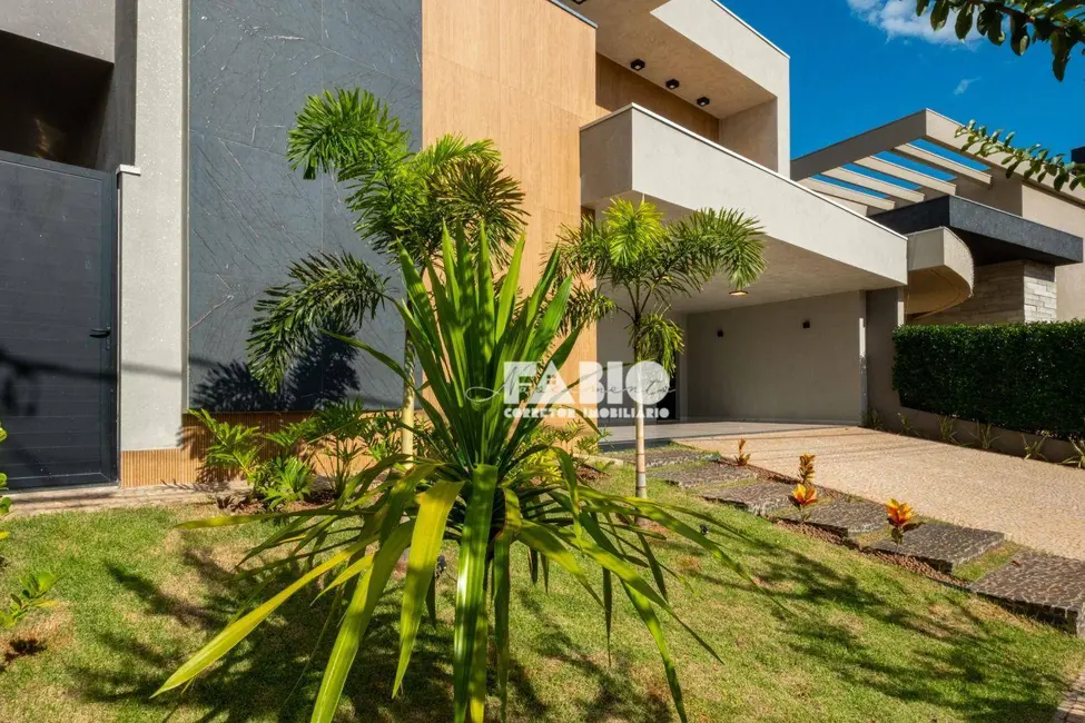 Casa de Condomínio com 3 quartos à venda, 460m2 em Parque Residencial Damha VI, Sao Jose Do Rio Preto - SP - imagem 3 Foto 3 de Casa de Condomínio com 3 quartos à venda, 460m2 em Parque Residencial Damha VI, Sao Jose Do Rio Preto - SP