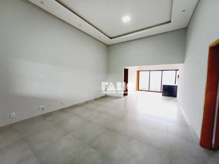 Foto 3 de Casa com 3 quartos à venda, 200m2 em Conjunto Habitacional CAIC, Sao Jose Do Rio Preto - SP