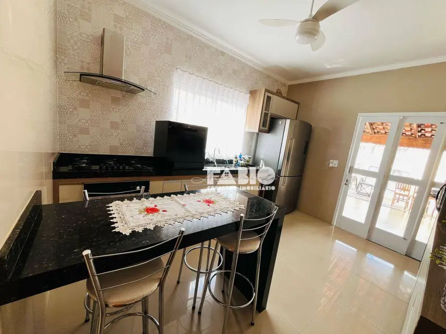 Foto 5 de Casa com 2 quartos à venda, 200m2 em Mirassol - SP