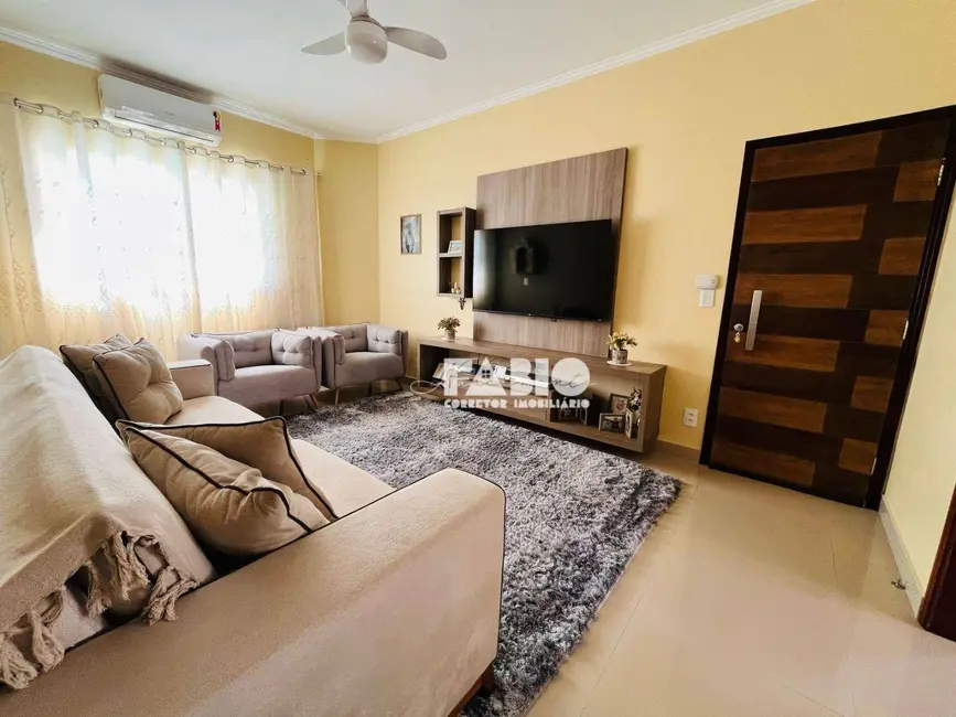 Foto 3 de Casa com 2 quartos à venda, 200m2 em Mirassol - SP