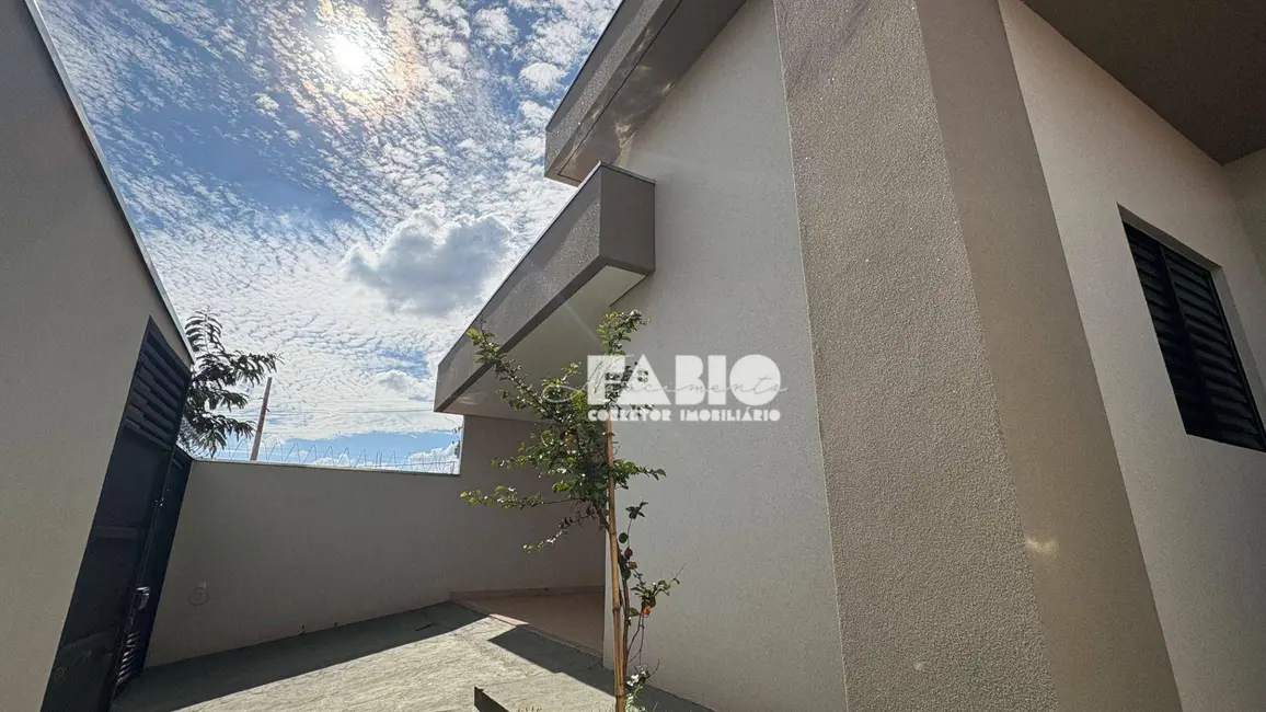 Foto 2 de Casa com 3 quartos à venda, 200m2 em Sao Jose Do Rio Preto - SP