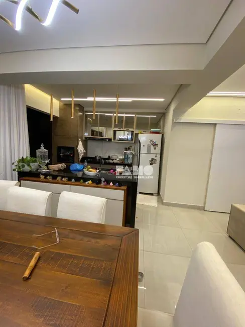 Casa com 3 quartos à venda, 242m2 em Vila Esplanada, Sao Jose Do Rio Preto - SP - imagem 4 Foto 4 de Casa com 3 quartos à venda, 242m2 em Vila Esplanada, Sao Jose Do Rio Preto - SP