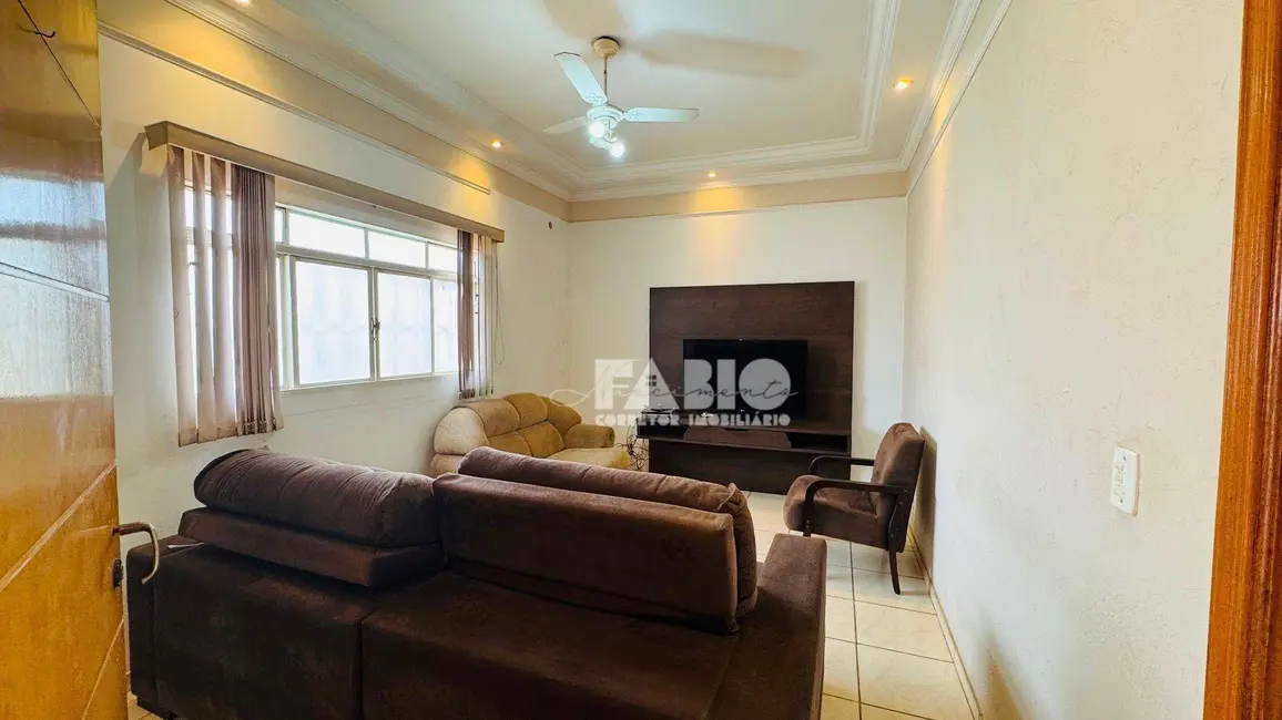 Foto 8 de Casa com 3 quartos à venda, 200m2 em Mirassol - SP