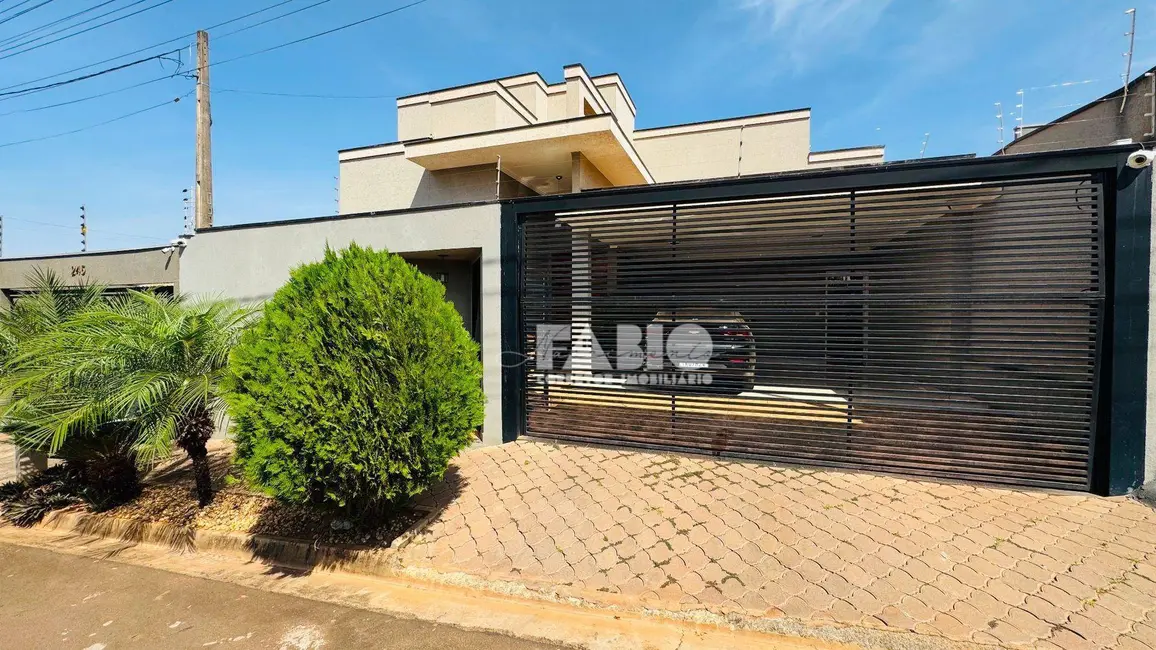 Casa com 3 quartos à venda, 242m2 em Sao Jose Do Rio Preto - SP - imagem 3 Foto 3 de Casa com 3 quartos à venda, 242m2 em Sao Jose Do Rio Preto - SP