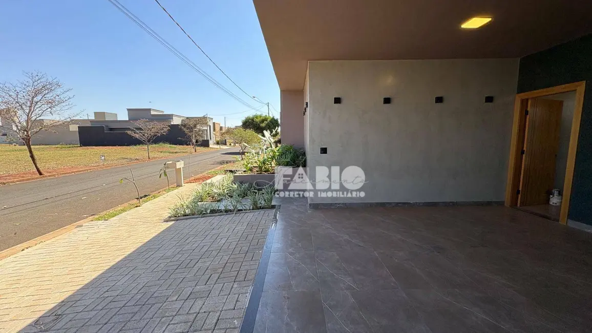 Foto 3 de Casa de Condomínio com 3 quartos à venda, 225m2 em Ipigua - SP