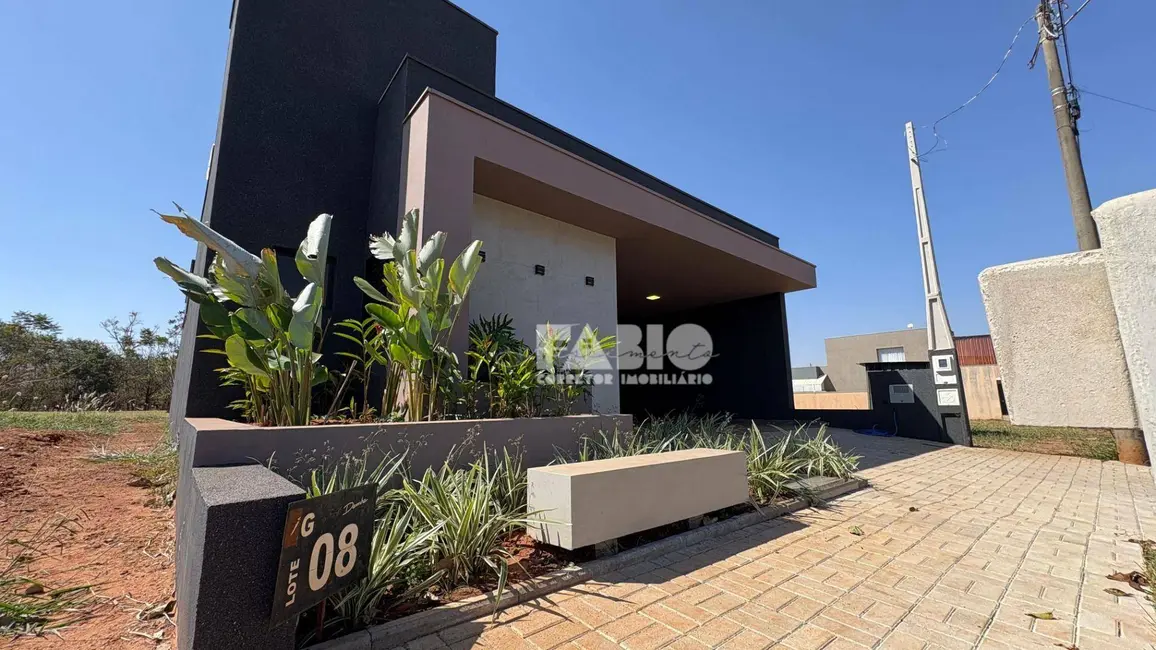 Foto 2 de Casa de Condomínio com 3 quartos à venda, 225m2 em Ipigua - SP