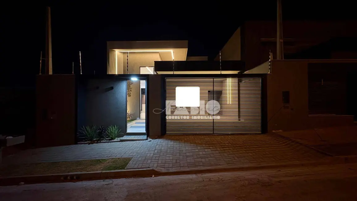 Foto 2 de Casa com 3 quartos à venda, 200m2 em Sao Jose Do Rio Preto - SP