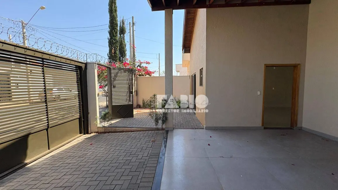 Foto 2 de Casa com 3 quartos à venda, 200m2 em Mirassol - SP