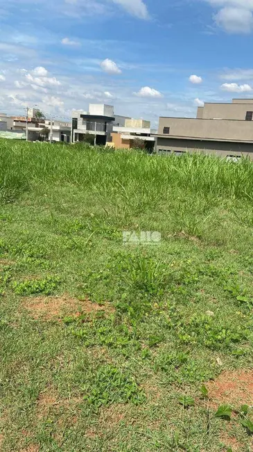 Foto 1 de Terreno / Lote à venda, 300m2 em Mirassol - SP