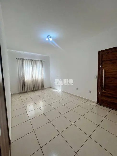 Foto 4 de Casa com 2 quartos à venda, 220m2 em Bady Bassitt - SP