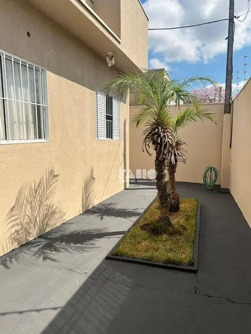 Foto 2 de Casa com 2 quartos à venda, 220m2 em Bady Bassitt - SP