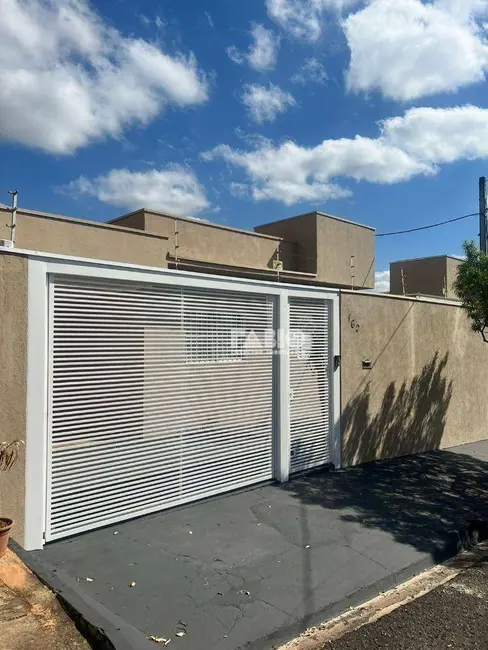 Foto 1 de Casa com 2 quartos à venda, 220m2 em Bady Bassitt - SP