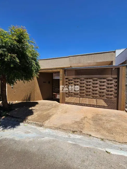 Foto 1 de Casa com 2 quartos à venda, 180m2 em Cedral - SP