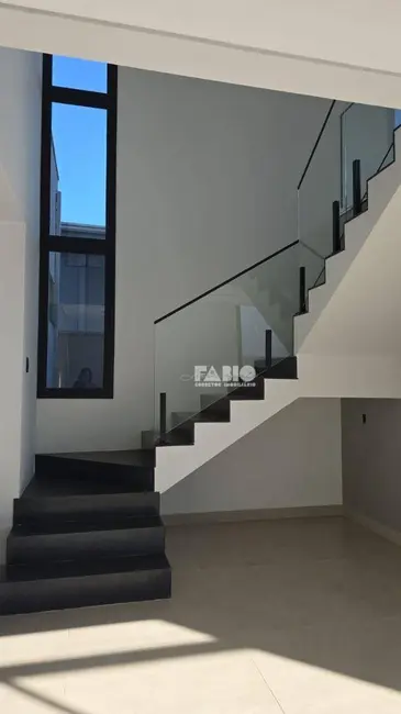 Foto 9 de Sobrado com 3 quartos à venda, 283m2 em Parque Residencial Damha, Araraquara - SP