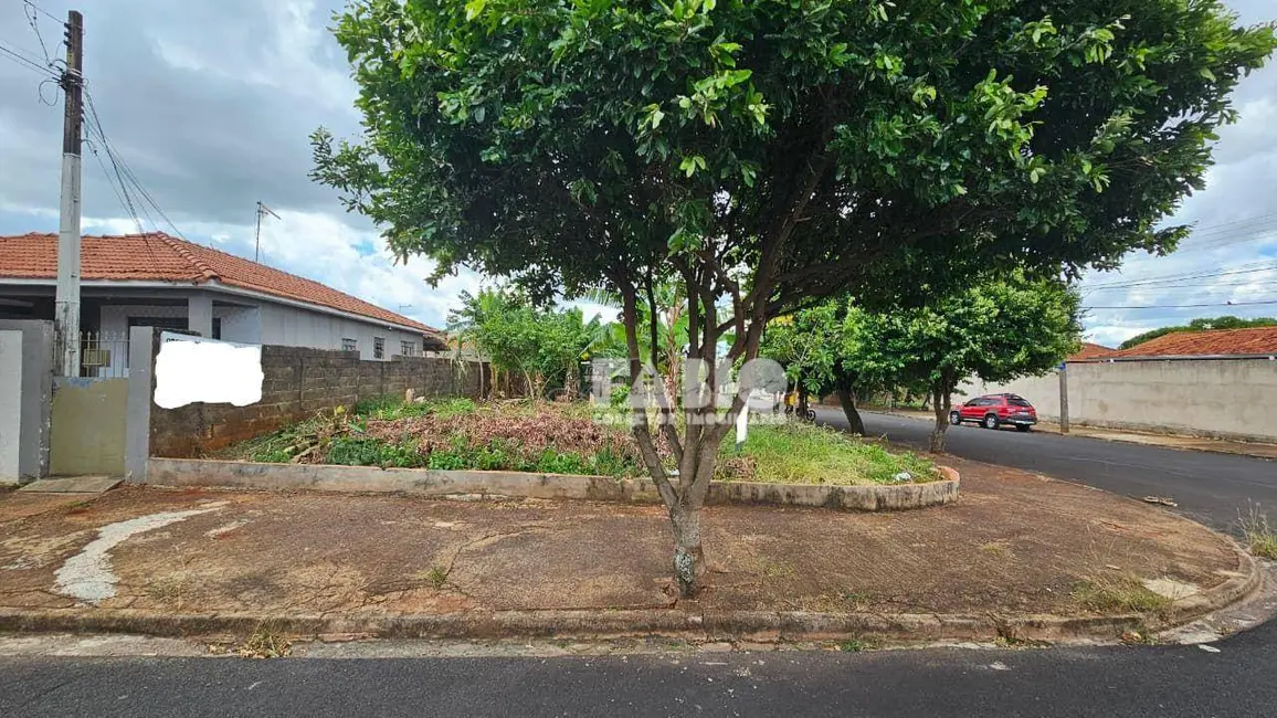 Foto 1 de Terreno / Lote à venda, 300m2 em Jardim Eliana, Araraquara - SP