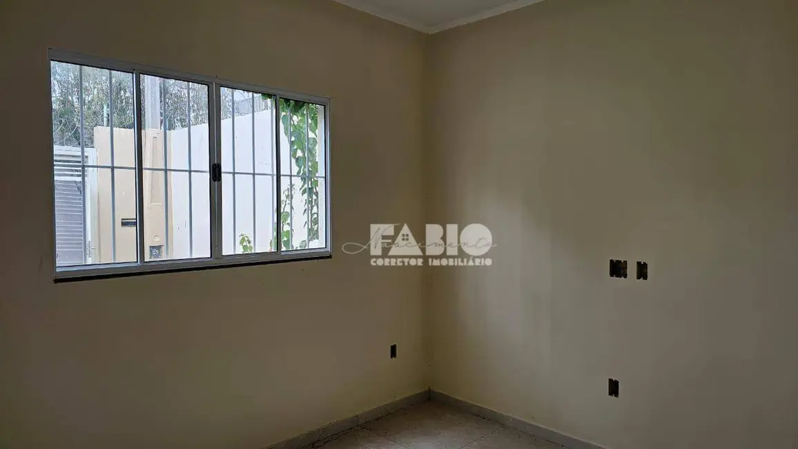 Foto 2 de Casa com 2 quartos à venda, 125m2 em Jardim Roberto Selmi Dei, Araraquara - SP