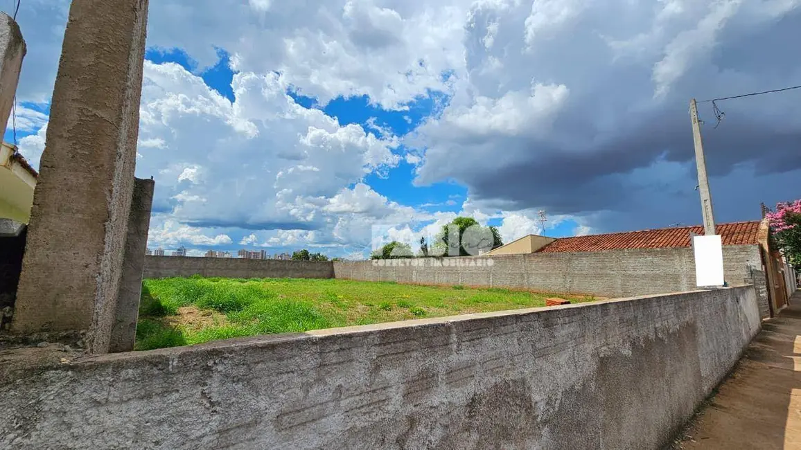 Foto 1 de Terreno / Lote à venda, 770m2 em Vila Melhado, Araraquara - SP