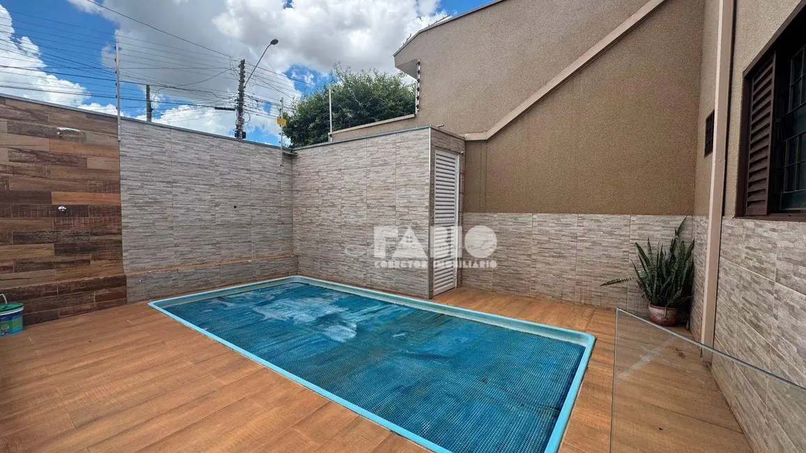Foto 3 de Casa com 3 quartos à venda, 200m2 em Conjunto Habitacional Costa do Sol, Sao Jose Do Rio Preto - SP