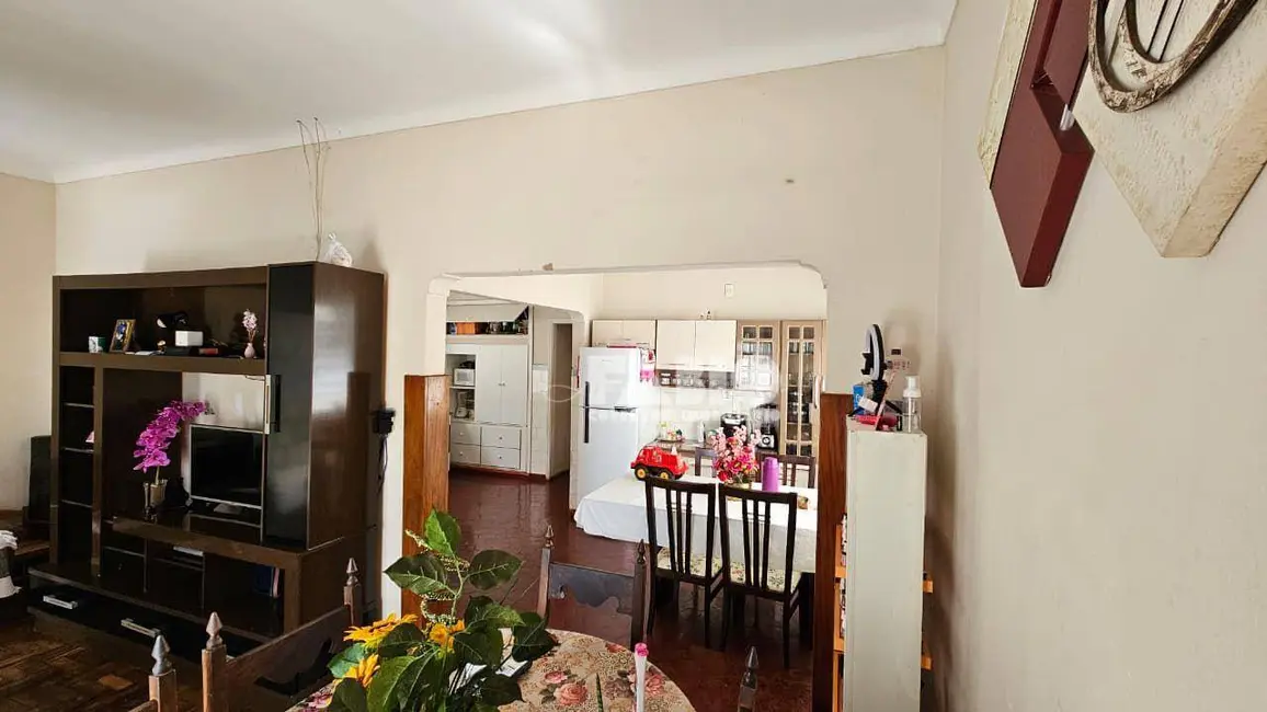 Foto 7 de Casa com 4 quartos à venda, 350m2 em Centro, Araraquara - SP
