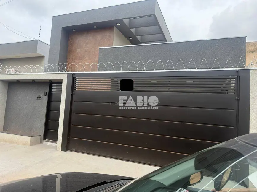 Foto 1 de Casa com 3 quartos à venda, 200m2 em Parque Residencial J. Macedo, Sao Jose Do Rio Preto - SP