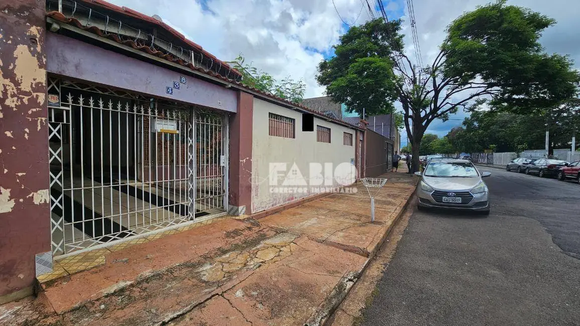 Foto 2 de Casa com 3 quartos à venda, 294m2 em Jardim Roberto Selmi Dei, Araraquara - SP