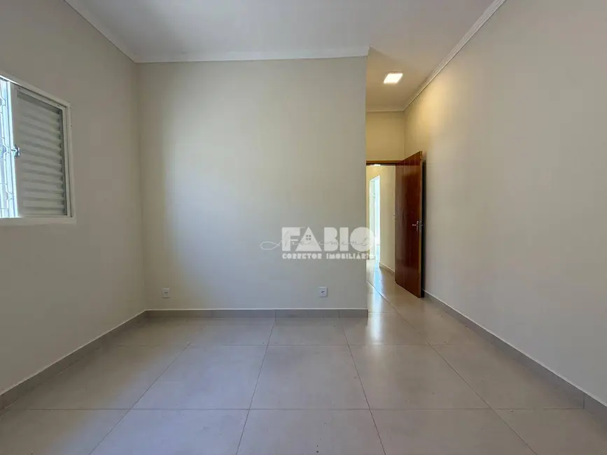 Foto 9 de Casa com 2 quartos à venda, 210m2 em Bady Bassitt - SP