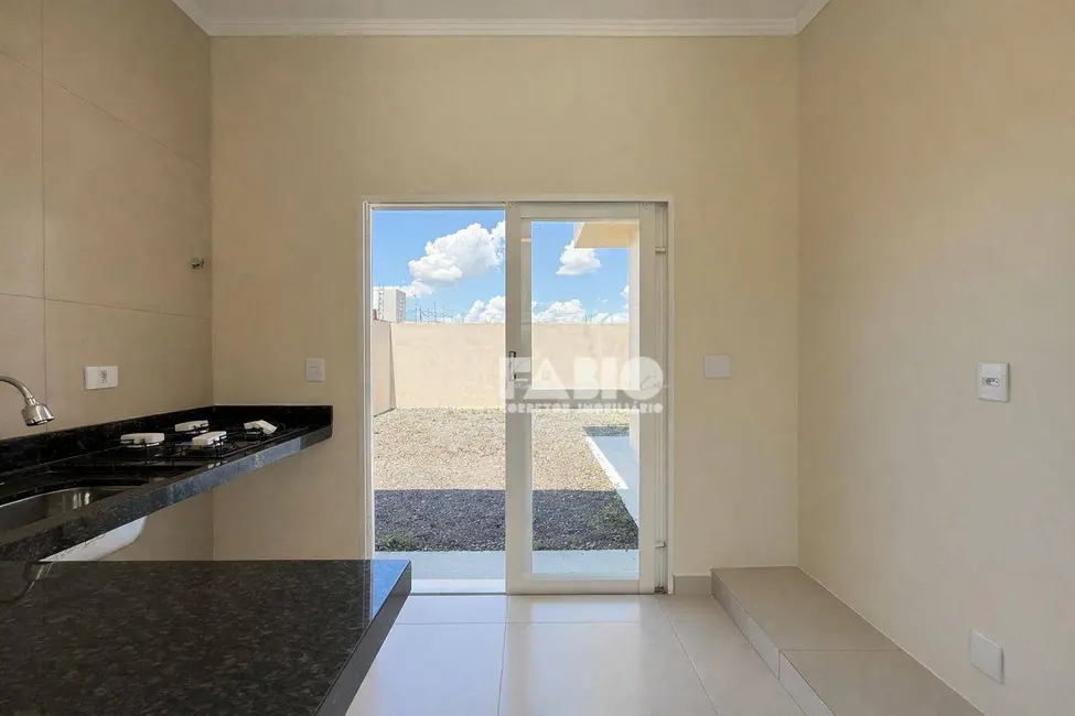 Foto 3 de Casa com 2 quartos à venda, 210m2 em Bady Bassitt - SP