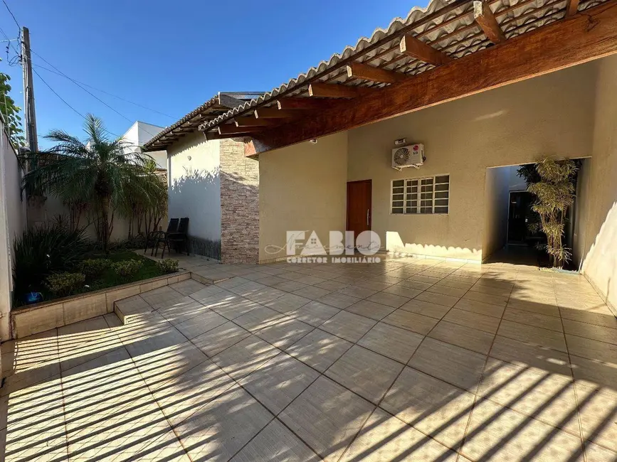 Foto 3 de Casa com 3 quartos à venda, 242m2 em Parque das Amoras II, Sao Jose Do Rio Preto - SP