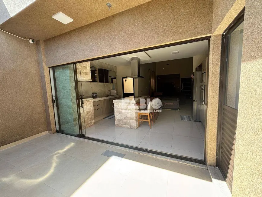 Foto 6 de Casa com 3 quartos à venda, 212m2 em Centro, Bady Bassitt - SP