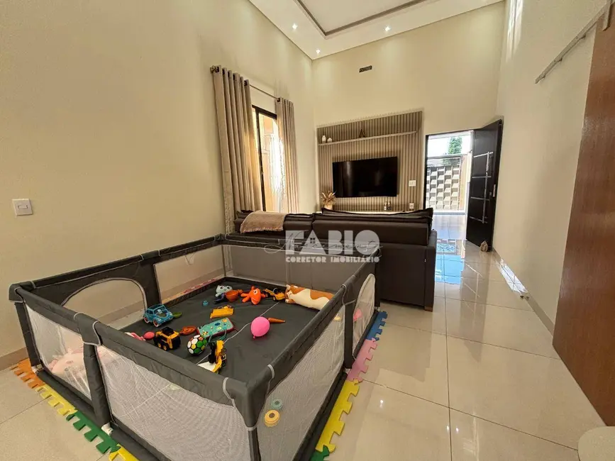 Foto 8 de Casa com 3 quartos à venda, 212m2 em Centro, Bady Bassitt - SP