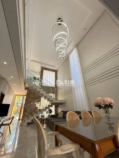 Sobrado com 3 quartos à venda, 280m2 em Village Damha Rio Preto III, Sao Jose Do Rio Preto - SP - imagem 9 Foto 9 de Sobrado com 3 quartos à venda, 280m2 em Village Damha Rio Preto III, Sao Jose Do Rio Preto - SP