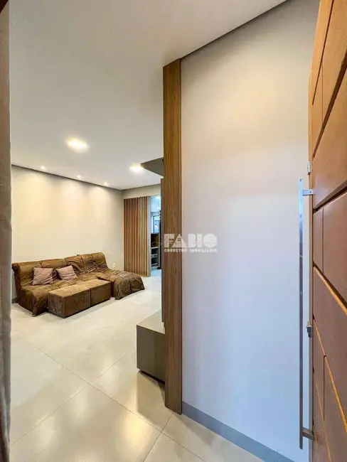 Foto 9 de Casa com 3 quartos à venda, 225m2 em Bady Bassitt - SP