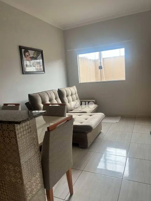 Foto 2 de Casa com 2 quartos à venda, 180m2 em Mirassol - SP