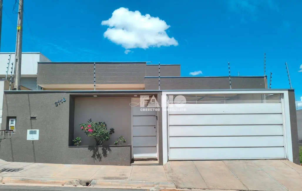 Foto 1 de Casa com 3 quartos à venda, 200m2 em Mirassol - SP