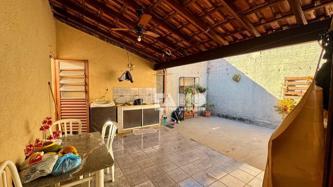 Foto 9 de Casa com 3 quartos à venda, 200m2 em Jardim Santo Antônio, Sao Jose Do Rio Preto - SP