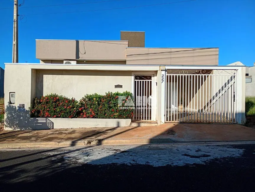 Foto 1 de Casa com 3 quartos à venda, 200m2 em Mirassol - SP