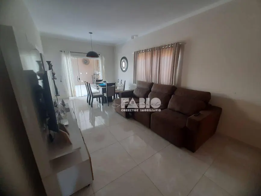 Foto 3 de Casa com 3 quartos à venda, 200m2 em Mirassol - SP