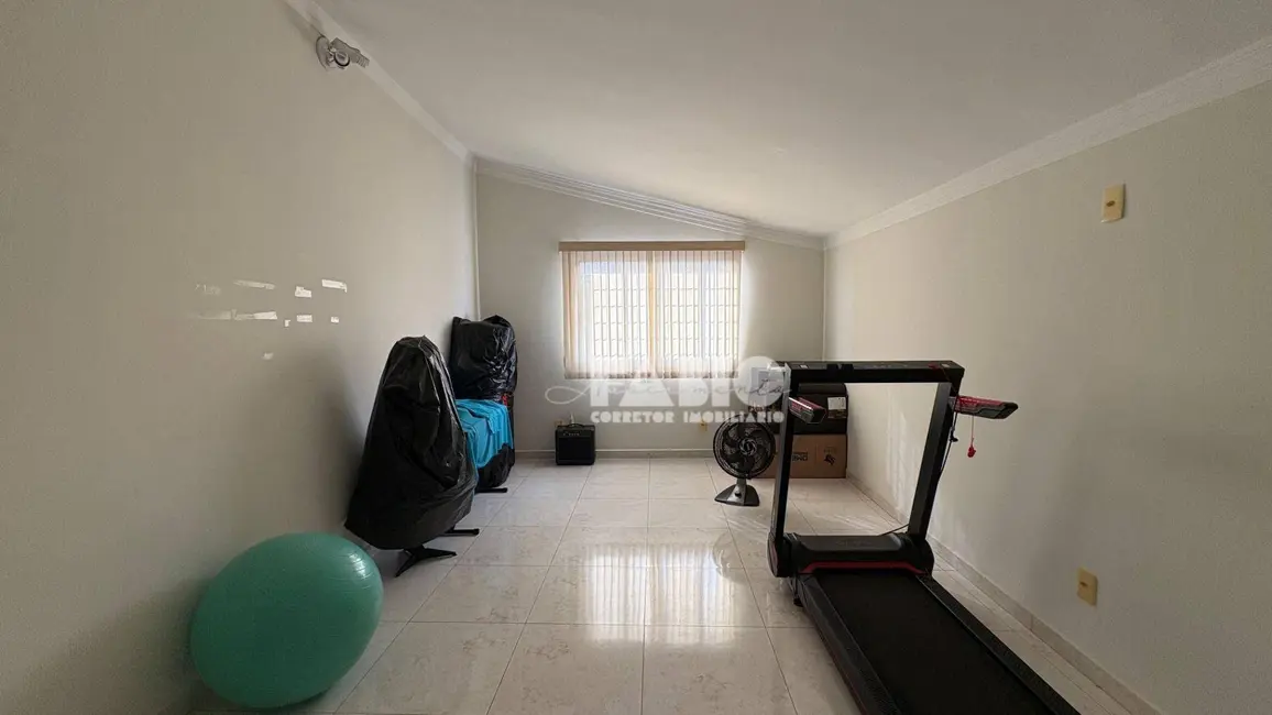 Casa com 5 quartos à venda, 440m2 em Parque das Flores II, Sao Jose Do Rio Preto - SP - imagem 9 Foto 9 de Casa com 5 quartos à venda, 440m2 em Parque das Flores II, Sao Jose Do Rio Preto - SP