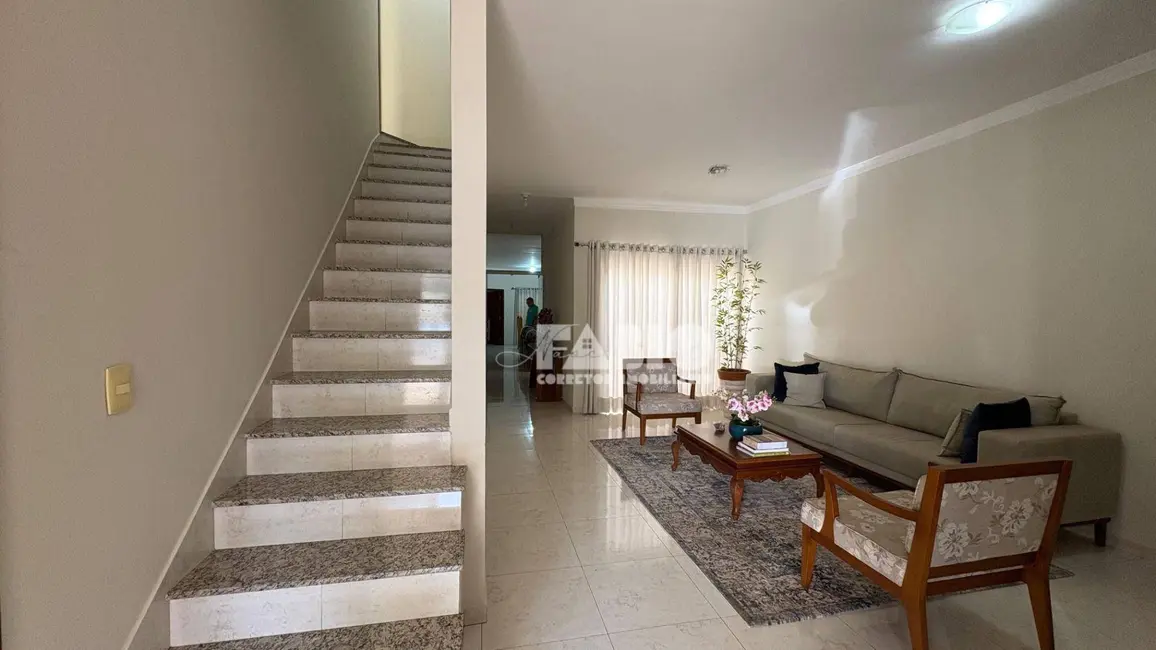 Casa com 5 quartos à venda, 440m2 em Parque das Flores II, Sao Jose Do Rio Preto - SP - imagem 5 Foto 5 de Casa com 5 quartos à venda, 440m2 em Parque das Flores II, Sao Jose Do Rio Preto - SP