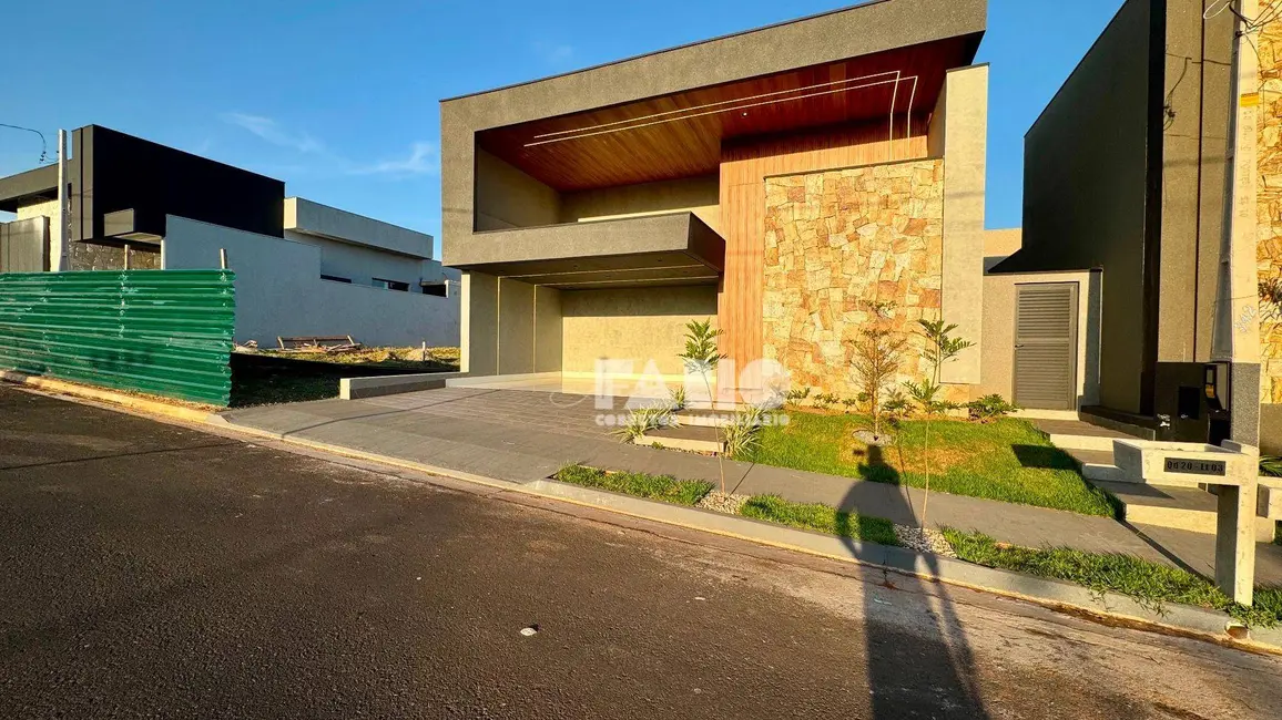 Casa de Condomínio com 3 quartos à venda, 300m2 em Sao Jose Do Rio Preto - SP - imagem 3 Foto 3 de Casa de Condomínio com 3 quartos à venda, 300m2 em Sao Jose Do Rio Preto - SP