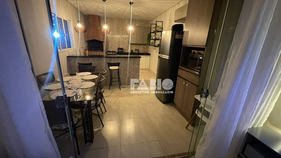 Casa de Condomínio com 3 quartos à venda, 160m2 em Parque Residencial Universo, Sao Jose Do Rio Preto - SP - imagem 6 Foto 6 de Casa de Condomínio com 3 quartos à venda, 160m2 em Parque Residencial Universo, Sao Jose Do Rio Preto - SP