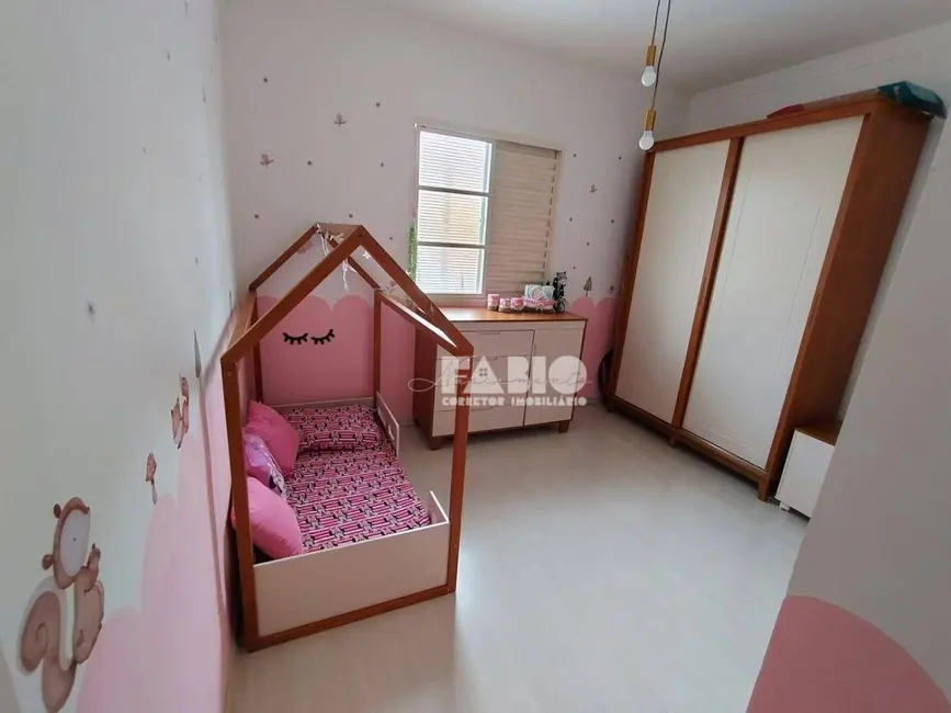 Casa de Condomínio com 3 quartos à venda, 160m2 em Parque Residencial Universo, Sao Jose Do Rio Preto - SP - imagem 4 Foto 4 de Casa de Condomínio com 3 quartos à venda, 160m2 em Parque Residencial Universo, Sao Jose Do Rio Preto - SP