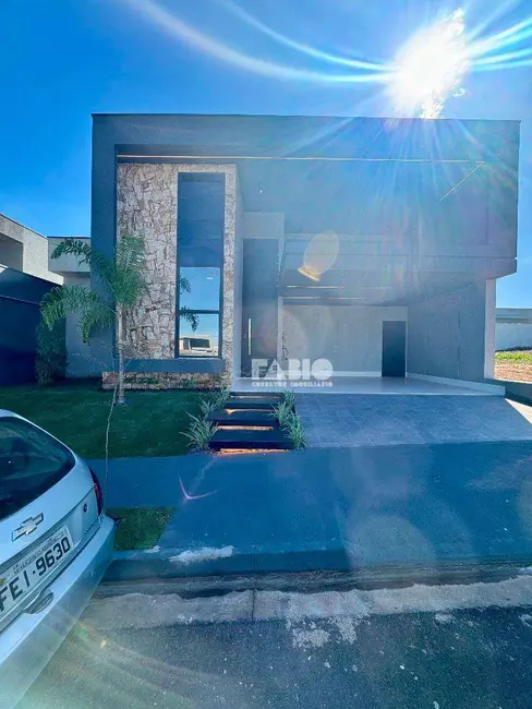 Casa de Condomínio com 4 quartos à venda, 300m2 em Sao Jose Do Rio Preto - SP - imagem 3 Foto 3 de Casa de Condomínio com 4 quartos à venda, 300m2 em Sao Jose Do Rio Preto - SP