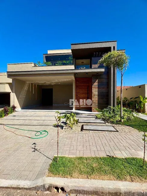 Casa de Condomínio com 3 quartos à venda, 231m2 em Residencial Maza, Sao Jose Do Rio Preto - SP - imagem 2 Foto 2 de Casa de Condomínio com 3 quartos à venda, 231m2 em Residencial Maza, Sao Jose Do Rio Preto - SP